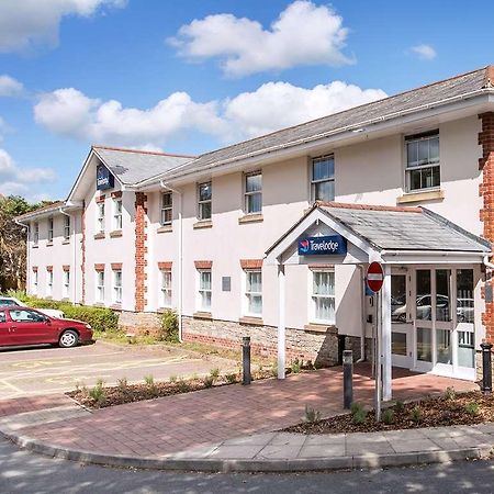 Travelodge Plymouth Roborough Экстерьер фото