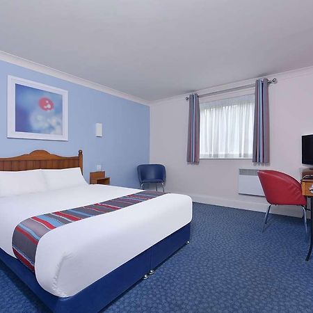 Travelodge Plymouth Roborough Номер фото