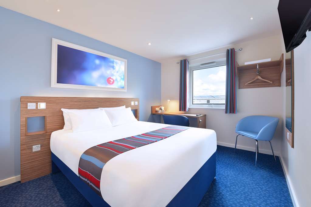 Travelodge Plymouth Roborough Номер фото
