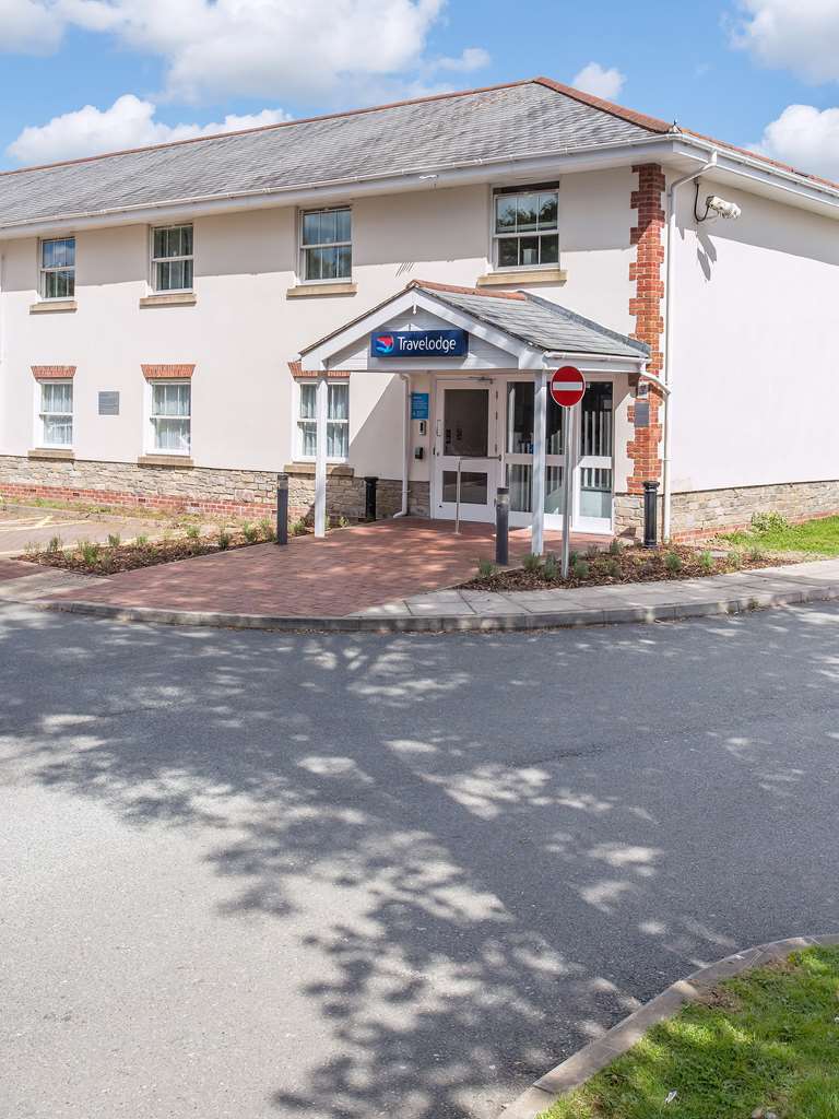Travelodge Plymouth Roborough Экстерьер фото