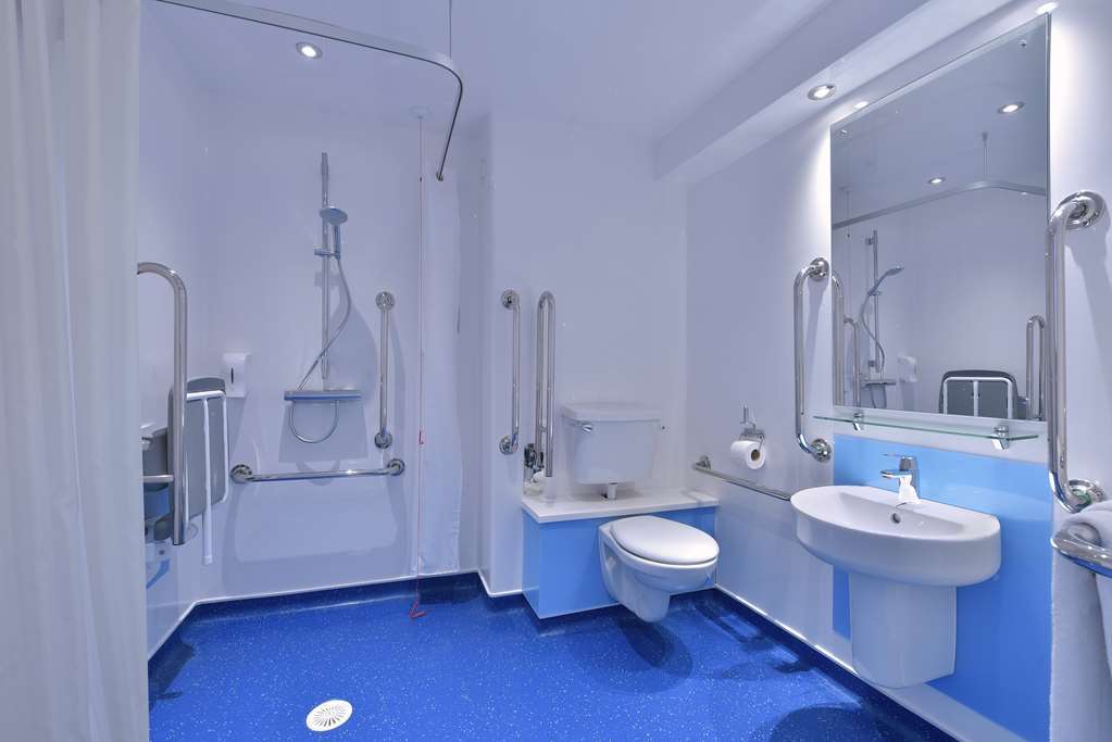 Travelodge Plymouth Roborough Номер фото